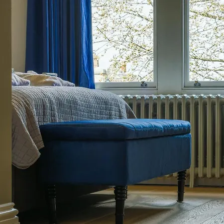 Elegant 2-bed Luxury - Prime Location