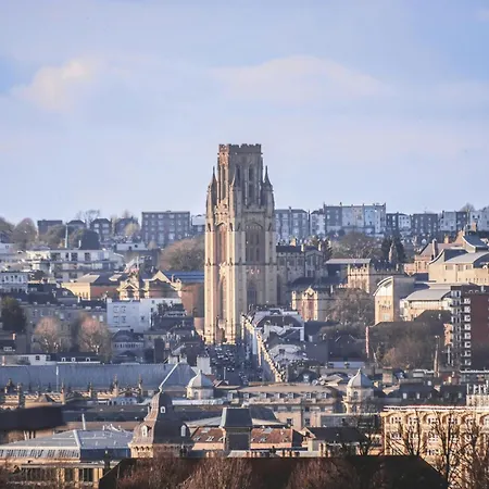 Elegant 2-bed Luxury - Prime Location Appartamento