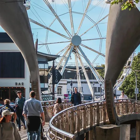 Elegant 2-bed Luxury - Prime Location * Bristol