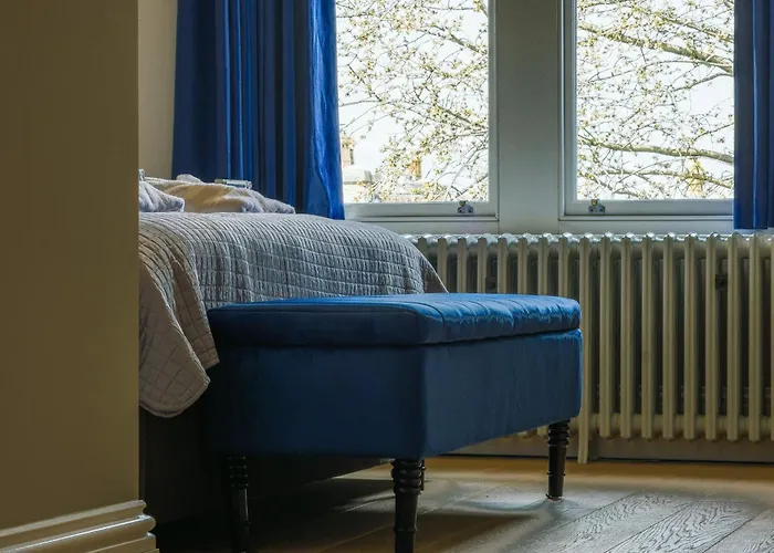 Elegant 2-bed Luxury - Prime Location